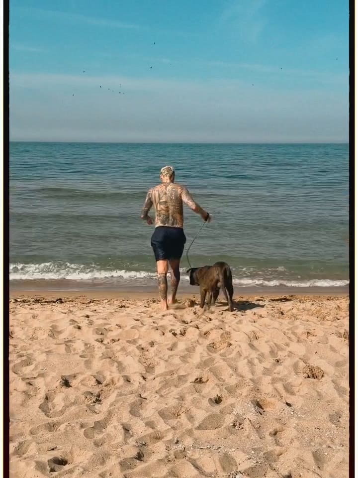 Mauro Icardi disfrutando de una tarde de playa junto a los hijos de la China Suárez