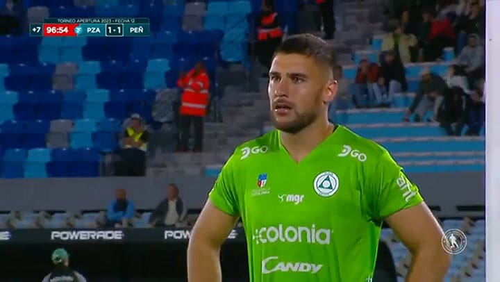 La espectacular chilena de Abel Hernández para el gol de Peñarol