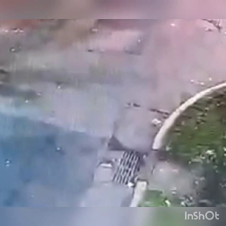 Los delincuentes en el momento de la huida