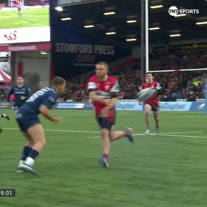 El try de Santiago Carreras para Gloucester