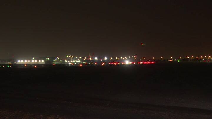 El avión solar aterriza luego de dar la vuelta al mundo