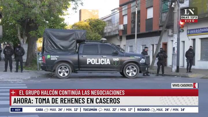 Caseros: hace más de siete horas que tomó de rehén a su amigo