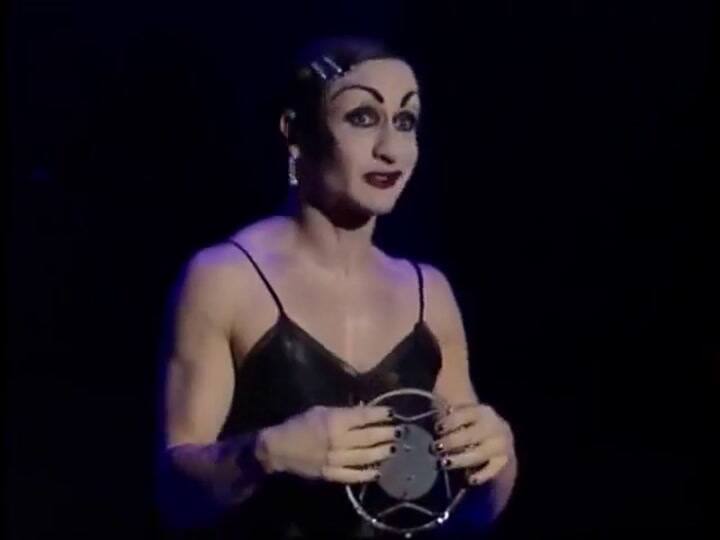 Cabaret, con Alejandra Radano y Alejandro Paker - Fuente: YouTube