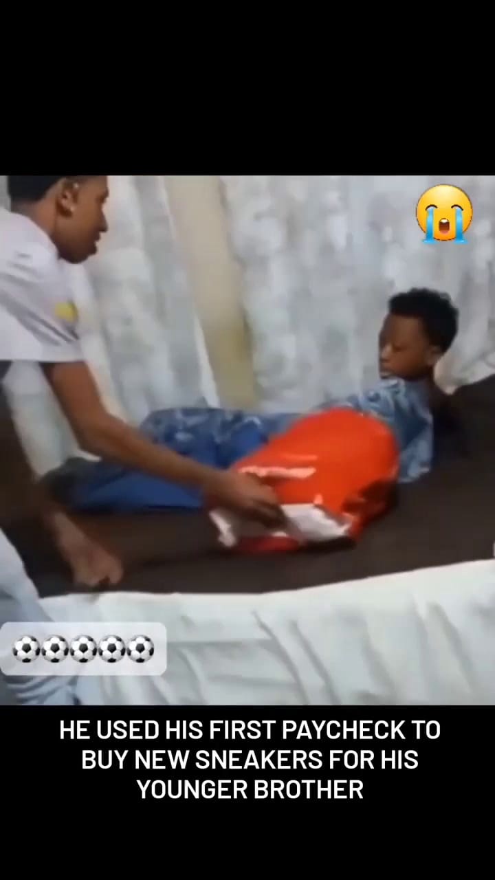 El sentido obsequio de un adolescente a su hermano