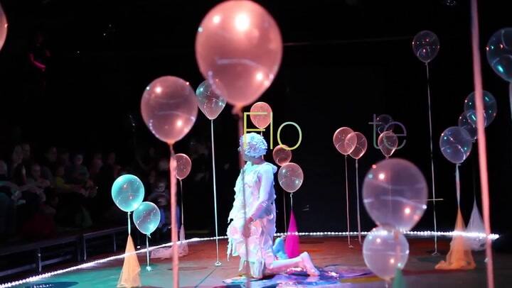 Flotante - Fuente: YouTube