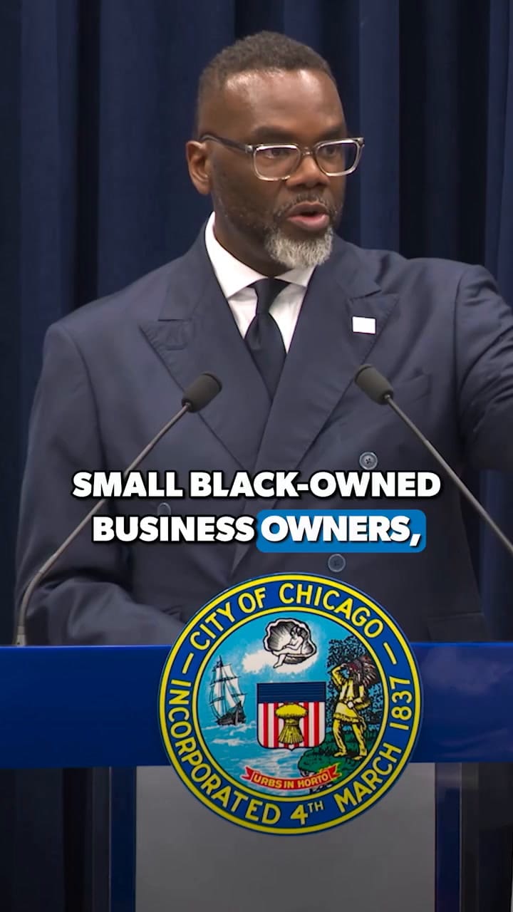 El alcalde Brandon Johnson sobre los salarios en el mercado laboral de Chicago