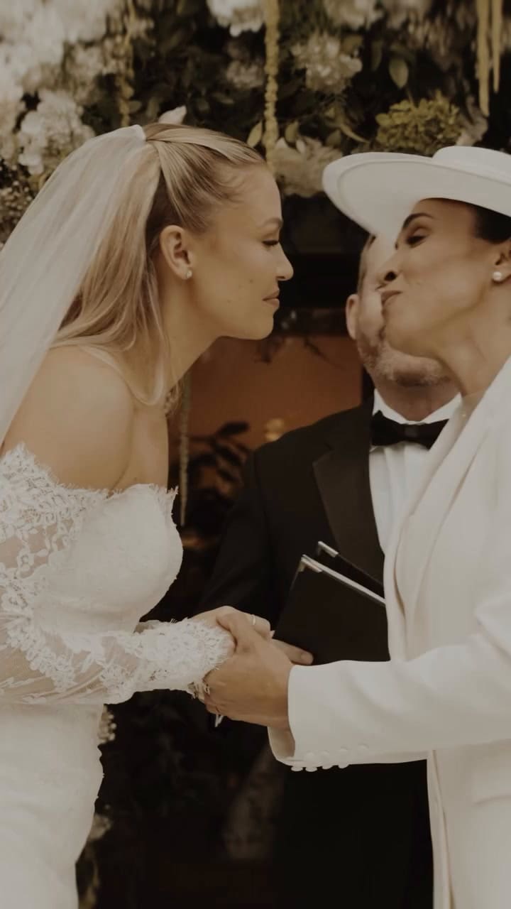 Zeca, el perro de Marta y Carrie Lawrence, participó de la boda