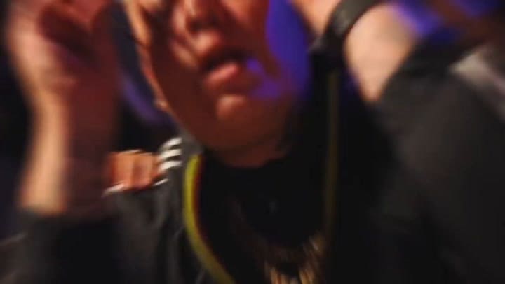 L-Gante y Ponte Perro en la canción "Finochetto"