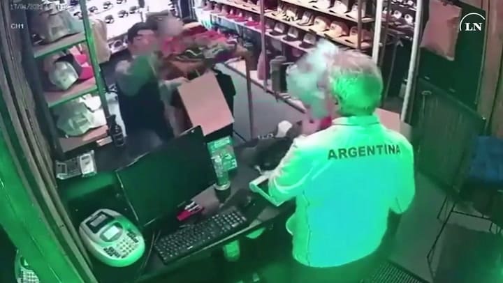 Asalto y amenazas al padre del tenista Schwartzman en su local de ropa en Palermo