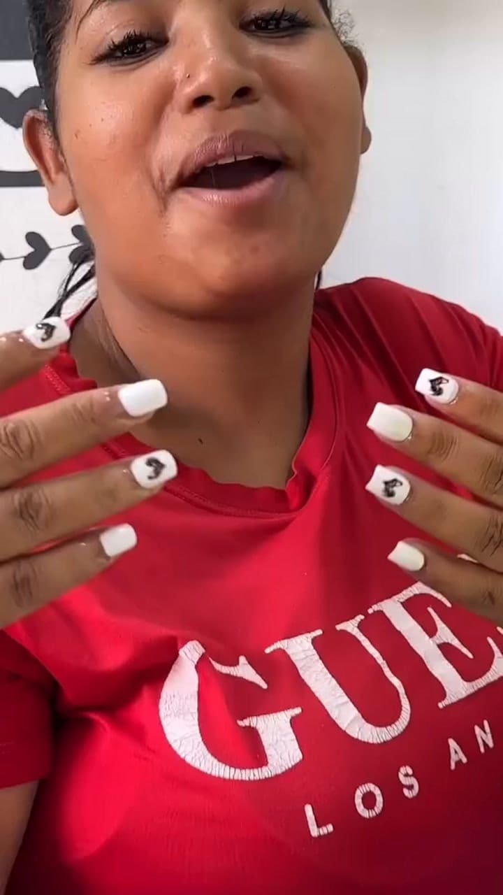 Salieron Las Uñas Gallo Pinto En Apoyo A Nicolas Maduro