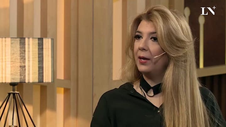 Paula Almerares Canto con el cuerpo