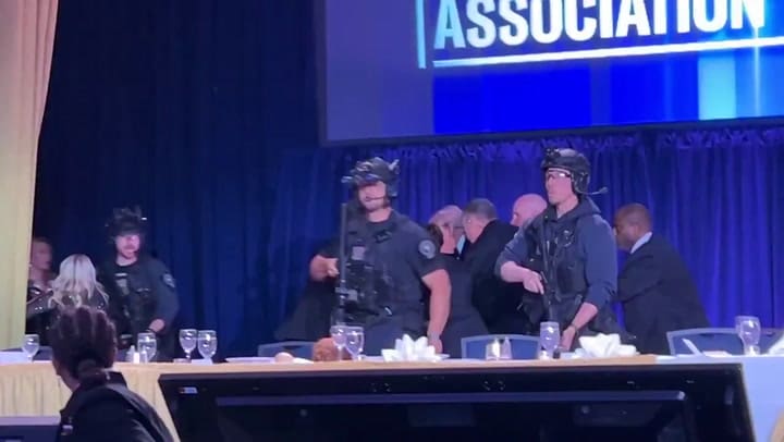 Gif - Donald Trump sobre el episodio: "El Servicio Secreto y las fuerzas del orden han realizado un trabajo fantástico"