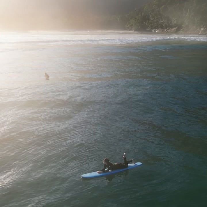 Jimena Barón hizo surf en Brasil y dejó una profunda reflexión sobre aprender de grandes: "Expandir fronteras"
