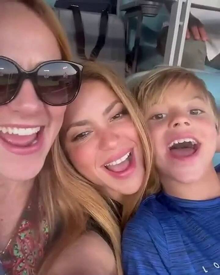 Shakira cantó junto a sus hijos una canción de Luis Miguel