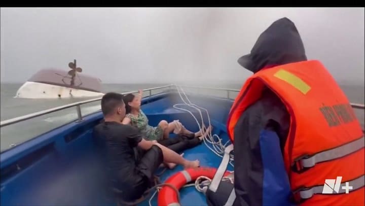 Tragedia en Vietnam: un barco turístico naufragó durante una tormenta y hay al menos 34 muertos