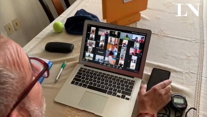 El método inusual del preparador físico argentino Diego Ferella, del club Bolívar (Bolivia)