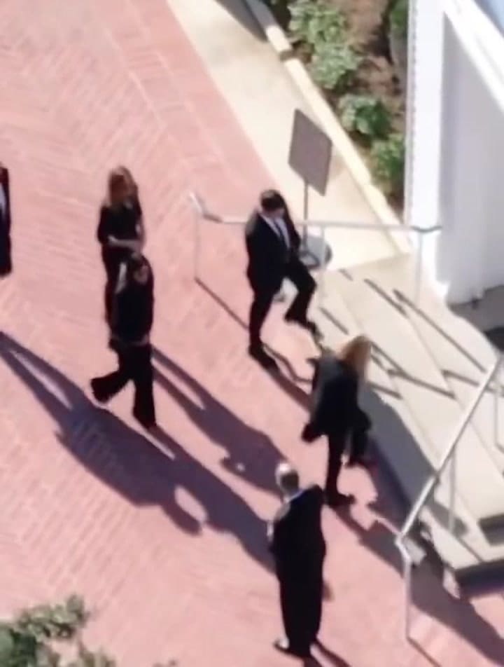 Así llegaba el elenco de Friends al entierro de Perry