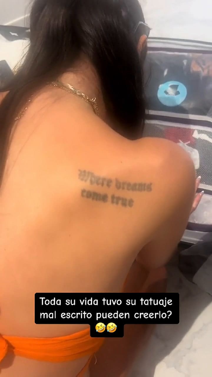 Una joven argentina descubre que tiene años con un tatuaje mal hecho