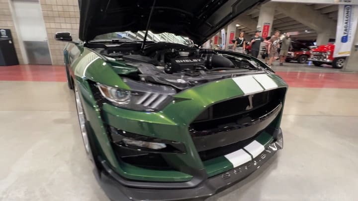 El Ford Shelby GT500KR 60th Anniversary que se vendió a través de la compañía Mecum Auctions