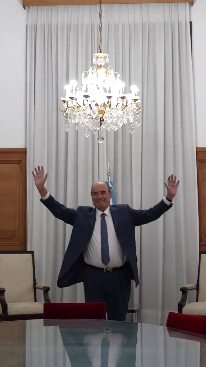 Entre aplausos, así despidieron a Guillermo Francos