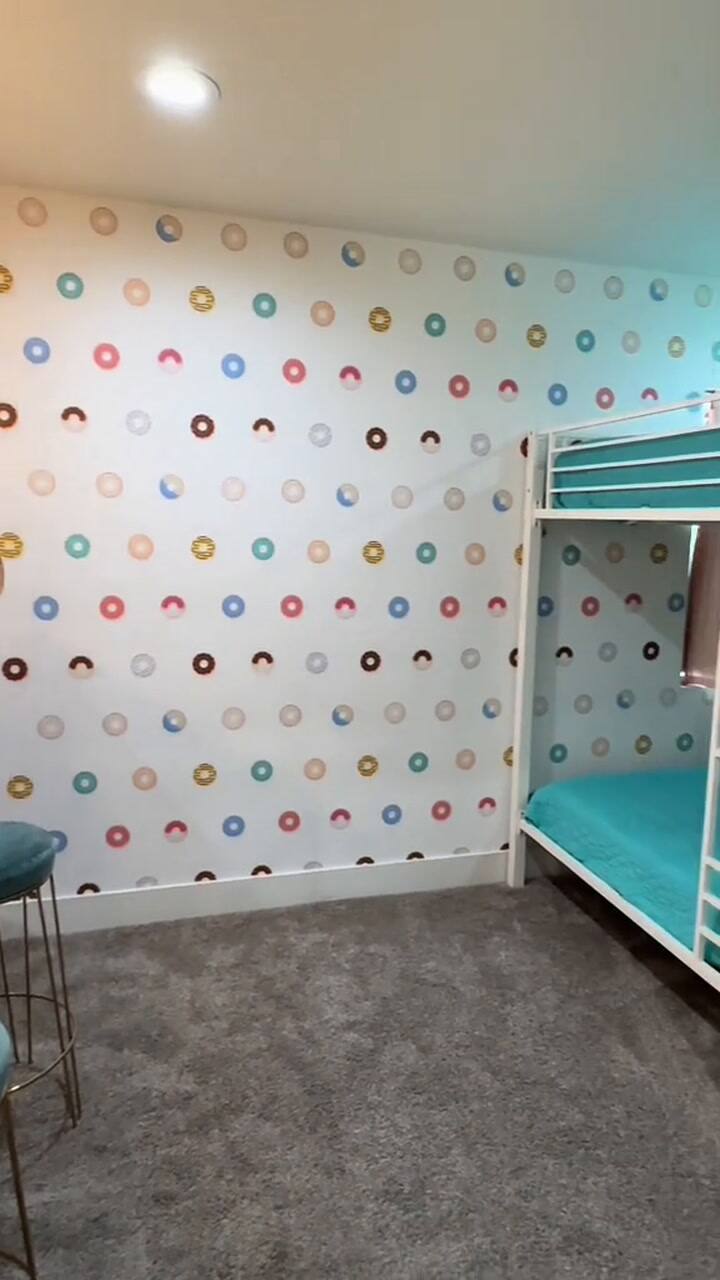 Ahhhhh Is Officially Out! Tag The Biggest You Know For A Chance To Win A Free Stay Here