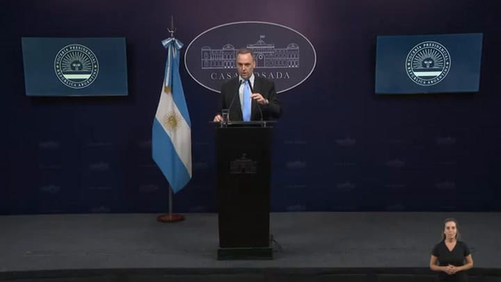 Conferencia completa de Adorni - 15/11/2024