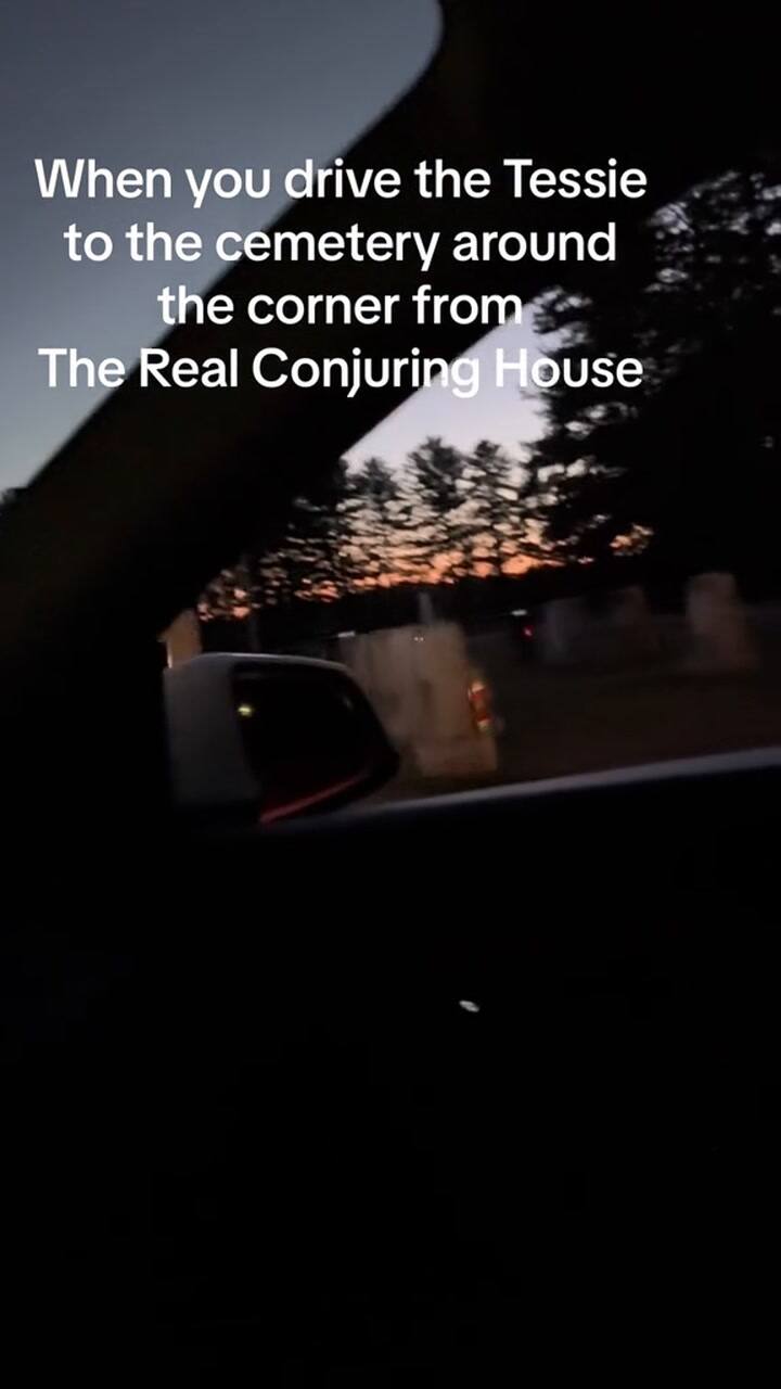 Un tiktoker logró capturar fantasmas con la pantalla del GPS de su auto