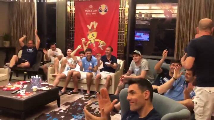 El festejo íntimo del plantel tras la clasificación - Fuente: CABB