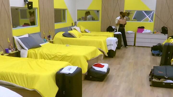 ¿Seguirá+los+consejos+de+anni+@miguelmelfi+está+entre+su+público+y+el+amor,+pues+el+encierro+empieza+a+pasar+factura+en+#lacasadelosfamososcol…+++descubre+los+detalles+de+#lacasadelosfamosos+esta+noche+por+el+@cana