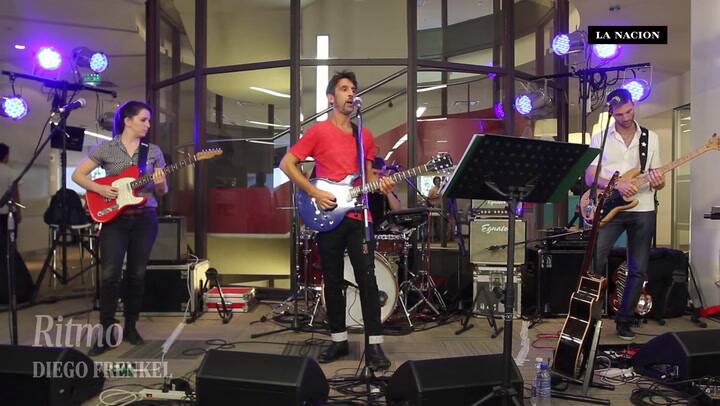 Música en LA NACIÓN: Diego Frenkel hizo vibrar la redacción