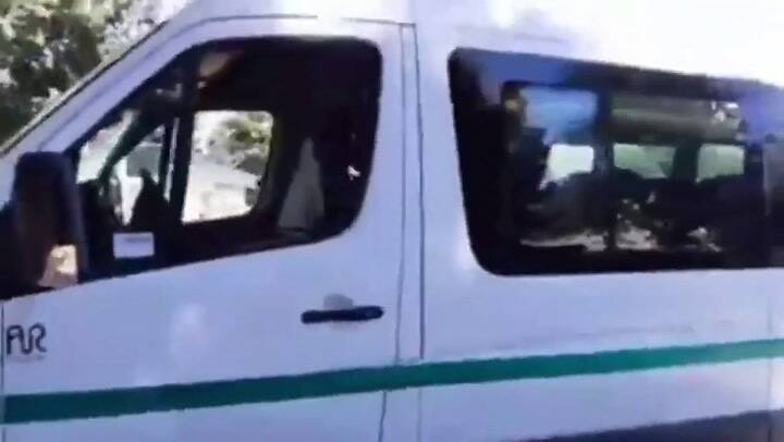 El enojo y repudio de la gente superó a la seguridad presidencial en Lago Puelo