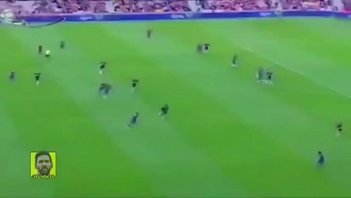 El momento en que Messi deja girando a Rubiales
