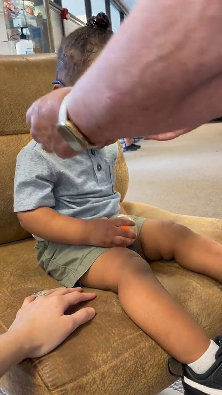 Una mamá estadounidense compartió la historia de su hijo en TikTok