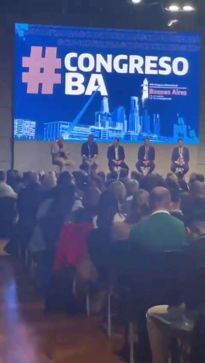 Espert fue abucheado tras decir un duro insulto a Florencia Kirchner en una conferencia en la UCA