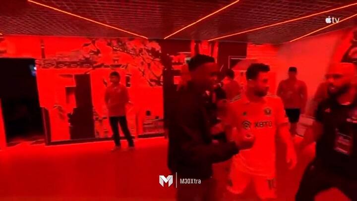 El guardaespaldas de Messi protege al astro argentino de sus fanáticos