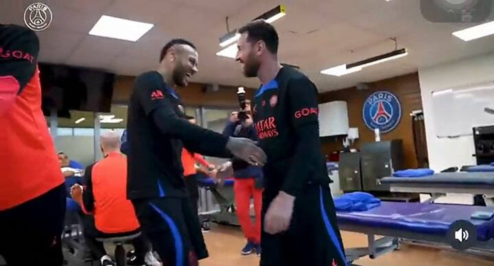 Neymar recibió a Messi en el PSG