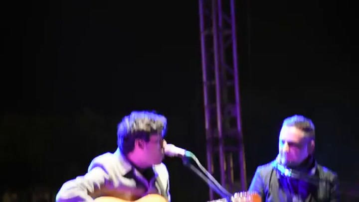 Estatua - David Aguilar y Jorge Drexler - Fuente: YouTube