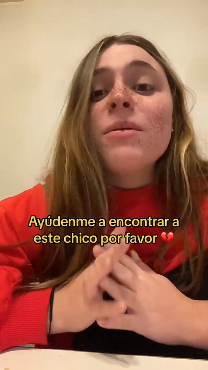 La primera parte de un flechazo de amor de una tiktoker con un chico que encontró en el subte