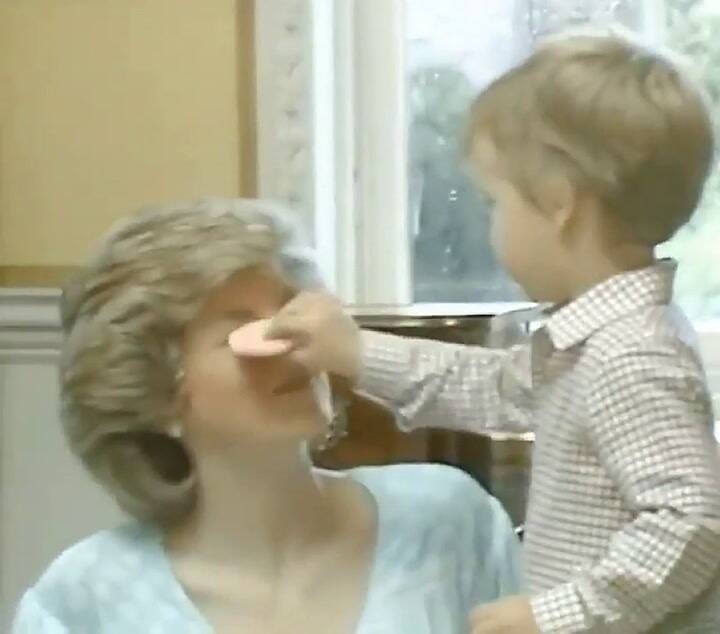 Se trata de un video tomado durante una sesión de fotos en el palacio de Kensington.