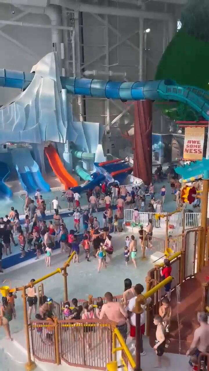 Una figura de un helicóptero cayó en un parque acuático de Nueva Jersey