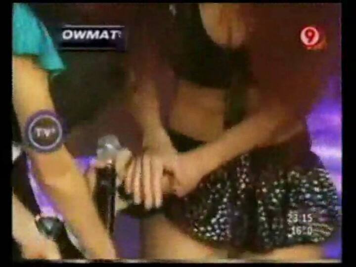 Tinelli y el corte de la pollerita (Youtube/ informesTVR )