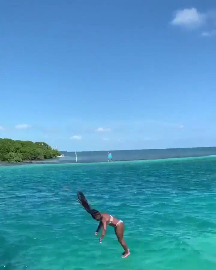 El impresionante movimiento de Simone Biles sobre un trampolín en Belice - Fuente: Twitter