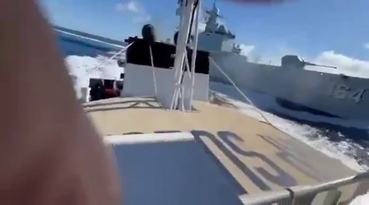 Un buque de la Armada china colisionó con un buque de la Guardia Costera de China mientras perseguían a una patrulla filipina