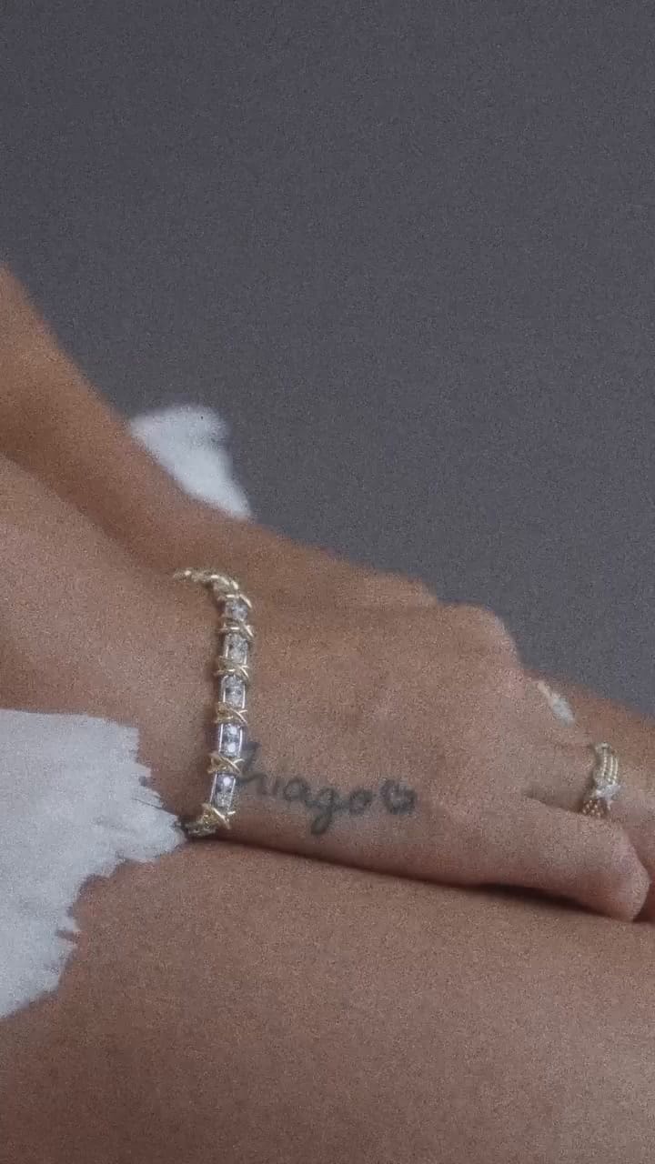 Antonella Roccuzzo como portada de la revista Vogue México