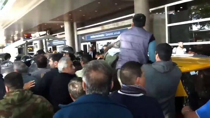 Aeroparque: conflicto entre taxistas y fuerzas de seguridad - Fuente: Twitter @HernanMundo