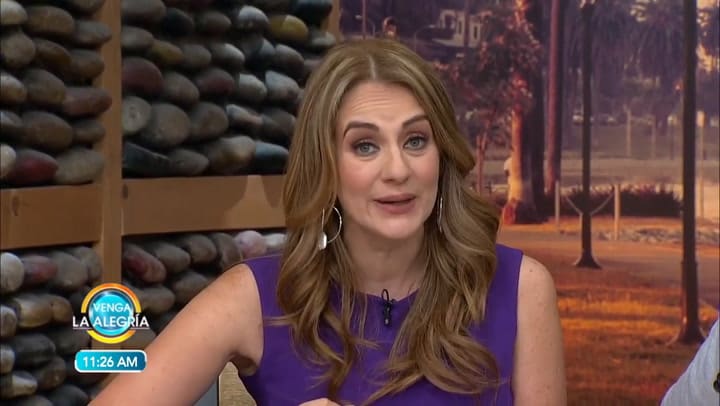 ¡NO HUBO BODA! Verónica Castro desmintió una supuesta boda con Yolanda Andrade. Fuente: Azteca Uno