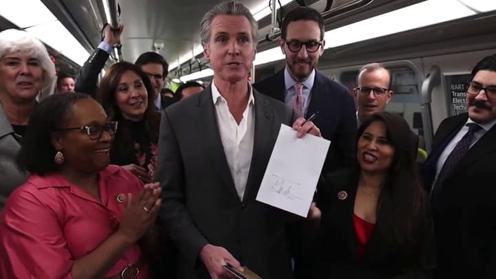 La nueva ley firmada por Newsom que impactará en el transporte de California