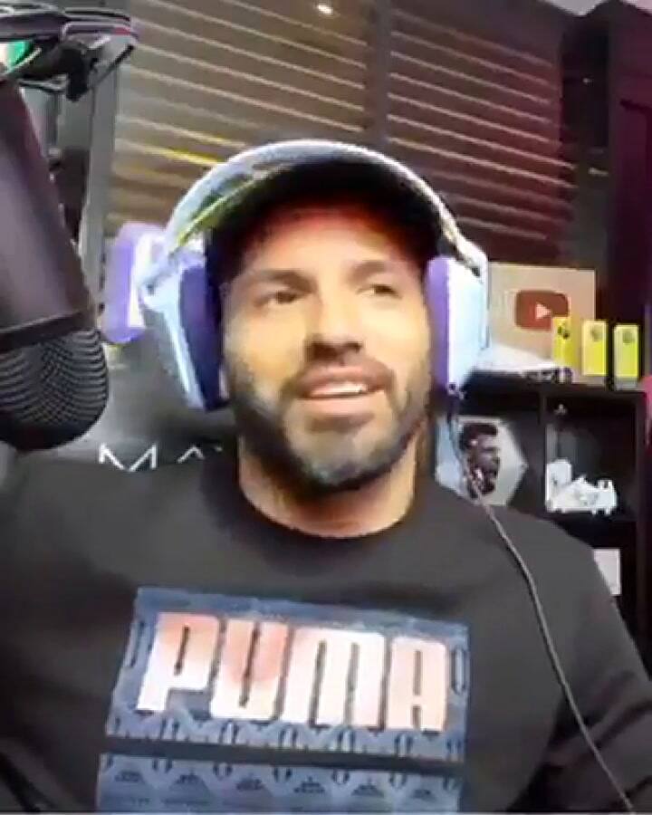 La explicación del Kun sobre la divertida escena con el cuarto árbitro