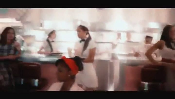 Juan Luis Guerra: 'Tus besos' - Fuente: YouTube