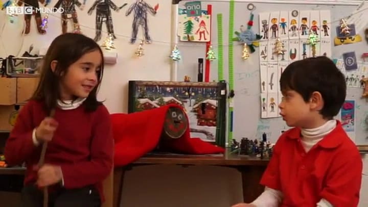 ¿En qué consiste la curiosa tradición en Cataluña de pegar a un tronco el día de Navidad?